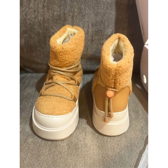 Dream Pairs Tan Winter Boots - Picture 2 of 4